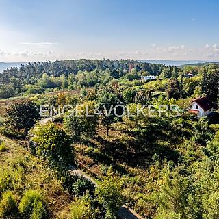 Prodej stavební parcely 3272 m² Černošice