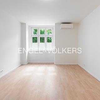 Pronájem bytu 2+1 60 m² Praha Žižkov, Biskupcova
