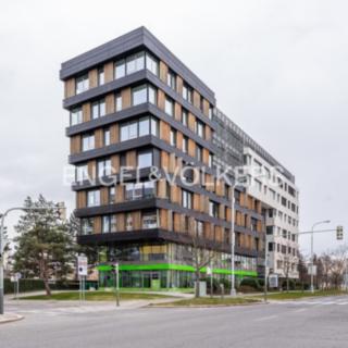 Pronájem kanceláře 531 m² Praha