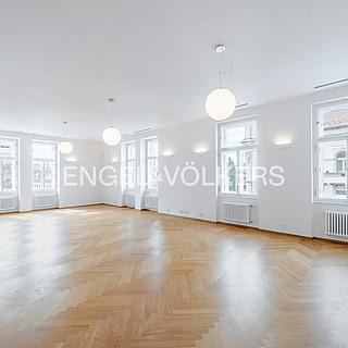 Pronájem bytu 4+kk 193 m² Praha