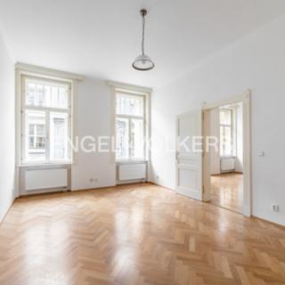 Pronájem bytu 2+1 73 m² Praha Staré Město, V kolkovně