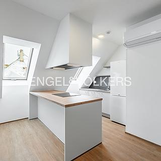 Pronájem bytu 2+kk 49 m² Praha Vinohrady, Šrobárova
