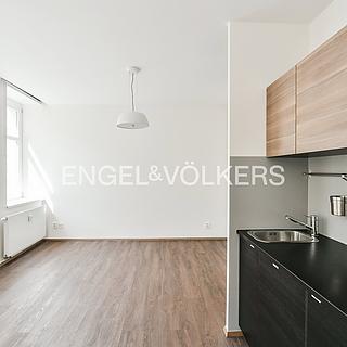 Pronájem bytu 1+kk a garsoniéry 30 m² Praha Vinohrady, Lucemburská