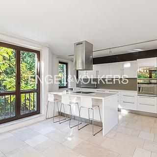 Pronájem vily 436 m² Praha