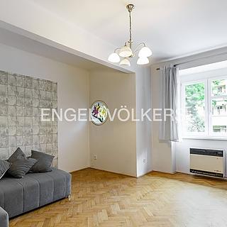 Pronájem bytu 2+1 60 m² Praha, Lucemburská