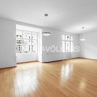 Pronájem bytu 4+1 140 m² Praha