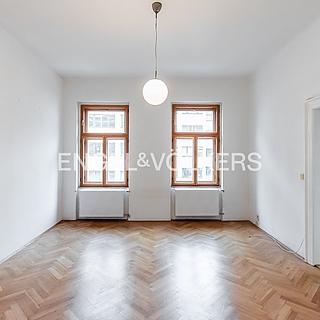 Pronájem bytu 2+1 90 m&sup2; Praha