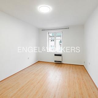 Pronájem bytu 2+kk 45 m² Praha Žižkov, V domově