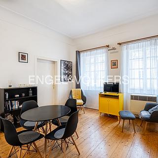 Pronájem bytu 2+kk 33 m² Praha Malá Strana, Valdštejnská