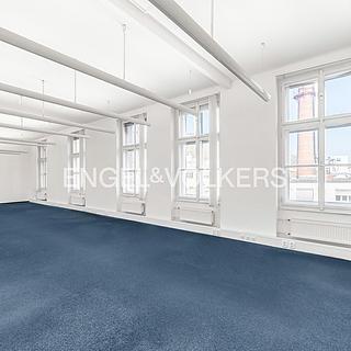 Pronájem kanceláře 269 m² Praha