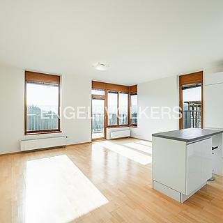 Pronájem bytu 3+kk 79 m&sup2; Praha