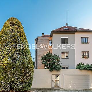 Prodej rodinného domu 157 m² Praha