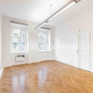 Pronájem kanceláře 101 m² Praha