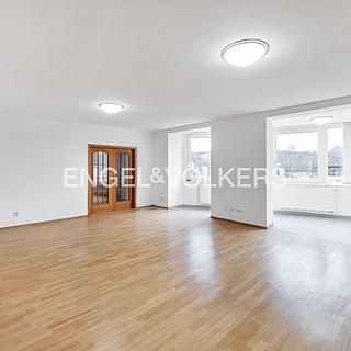 Pronájem bytu 5+kk 245 m&sup2; Praha
