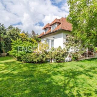 Prodej rodinného domu 600 m² Praha