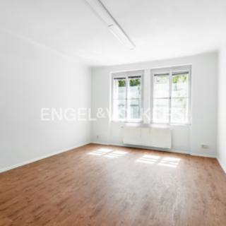 Pronájem kanceláře 150 m² Praha