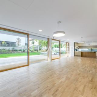 Pronájem vily 523 m² Praha