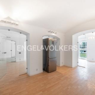 Pronájem bytu 2+1 80 m² Praha