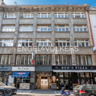 Pronájem kanceláře 125 m² Praha