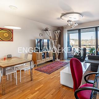 Pronájem bytu 2+kk 69 m&sup2; Praha