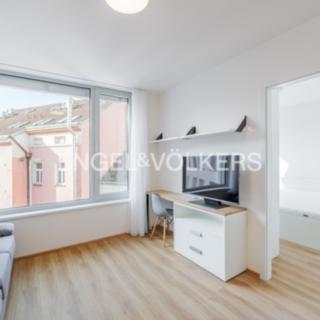 Pronájem bytu 2+kk 40 m² Praha