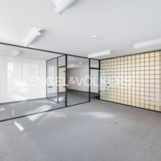 Pronájem kanceláře 215 m² Praha