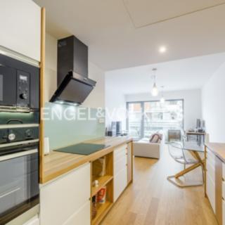 Pronájem bytu 2+kk 60 m² Praha Karlín, Karolinská