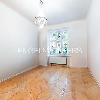 Pronájem bytu 3+1 70 m² Praha Holešovice, Ortenovo náměstí