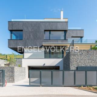 Pronájem rodinného domu, 408m²