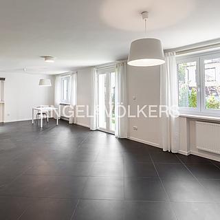 Pronájem rodinného domu 200 m² Praha Suchdol, Kamýcká