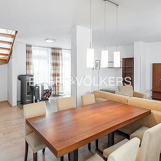 Pronájem bytu 3+kk 110 m² Praha Nové Město, V jirchářích