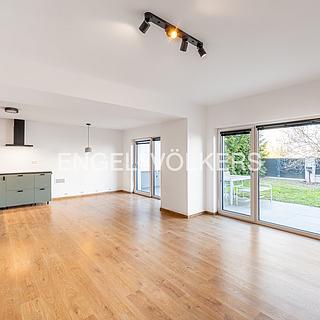 Pronájem vily 140 m&sup2; Praha