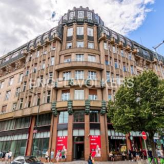 Pronájem kanceláře 560 m² Praha