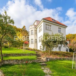 Pronájem vily 356 m² Černošice