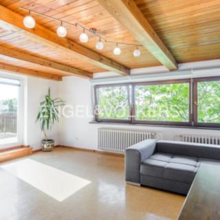Pronájem rodinného domu 225 m² Praha