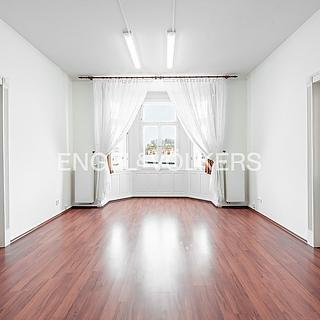 Prodej bytu 4+1 143 m&sup2; Praha