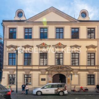 Pronájem kanceláře 247 m² Praha