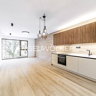 Prodej bytu 3+kk 73 m² Praha Smíchov, Staropramenná
