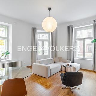 Pronájem bytu 3+1 90 m² Praha