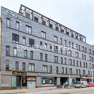 Pronájem kanceláře 672 m&sup2; Praha