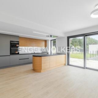 Pronájem rodinného domu, 290m²