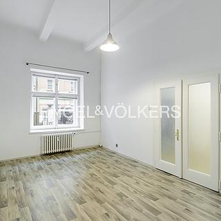 Pronájem bytu 2+kk 50 m² Praha