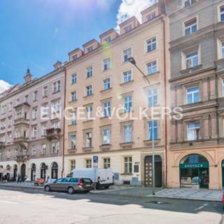 Pronájem obchodu 18 m² Praha Karlín, Karlínské náměstí