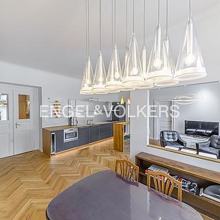 Pronájem bytu 2+kk 65 m&sup2; Praha