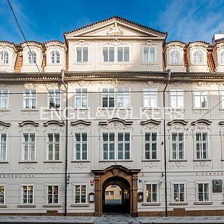 Pronájem obchodu 115 m² Praha Malá Strana, Karmelitská
