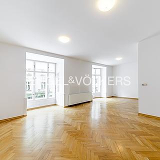 Pronájem bytu 4+1 140 m² Praha
