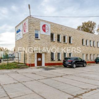 Pronájem komerčního pozemku 900 m² Chrášťany, K Vodojemu