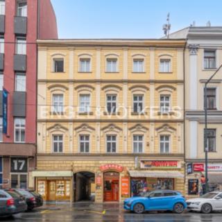 Pronájem kanceláře 191 m² Praha