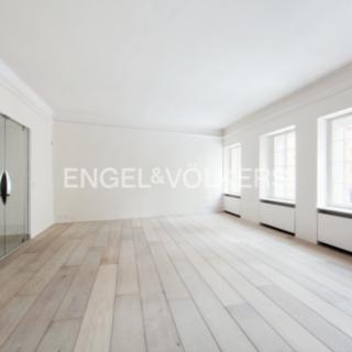 Pronájem bytu 3+1 132 m² Praha Malá Strana, Lázeňská