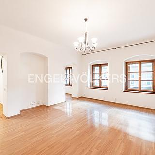 Pronájem bytu 2+1 65 m² Praha Hradčany, Úvoz